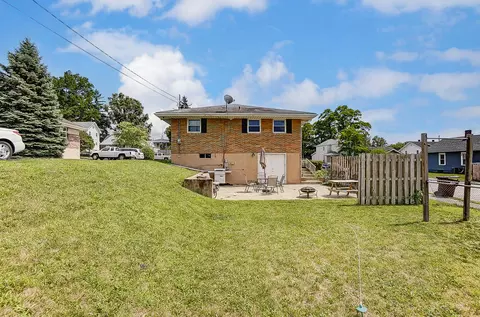 Exterior - 1027 Pine St, Springfield, OH 45505 photo 3 of 6