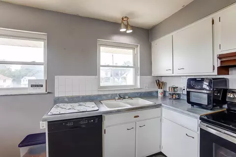 Kitchen - 1027 Pine St, Springfield, OH 45505 photo 4 of 4
