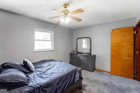 Bedroom - 1027 Pine St, Springfield, OH 45505 photo 2 of 6
