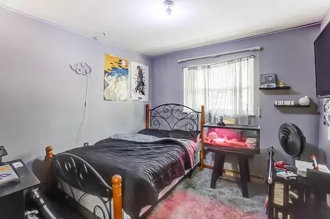 Bedroom - 1027 Pine St, Springfield, OH 45505 photo 3 of 6