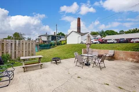 Exterior - 1027 Pine St, Springfield, OH 45505 photo 5 of 6