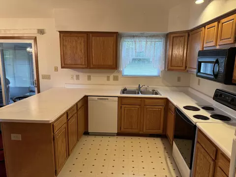 Kitchen - 1196 Old Farm Ln, Springfield, OH 45503 photo 3 of 3