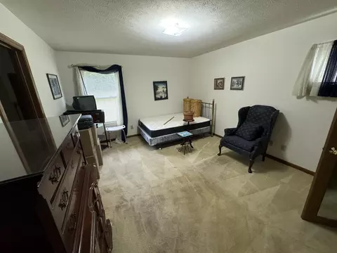 Bedroom - 1196 Old Farm Ln, Springfield, OH 45503 photo 1 of 1