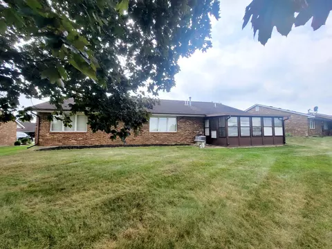 1044 Carson Ln, Springfield, OH 45503 photo 4