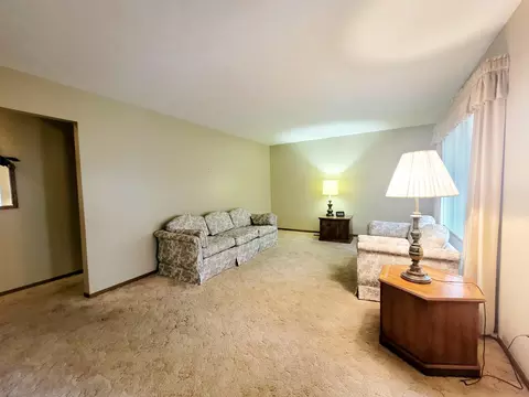 1044 Carson Ln, Springfield, OH 45503 photo 8