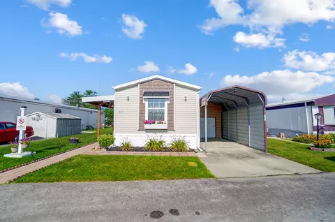 157 Winterhaven Dr, Wapakoneta, OH 45895