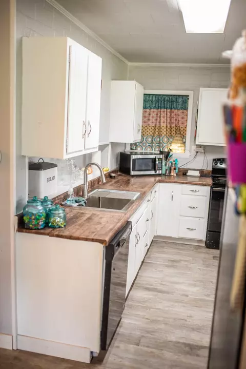 Kitchen - 1614 S Bird Rd, Springfield, OH 45505 photo 5 of 5