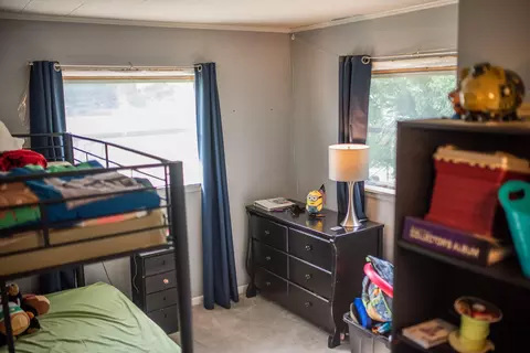 Bedroom - 1614 S Bird Rd, Springfield, OH 45505 photo 4 of 7