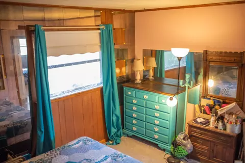 Bedroom - 1614 S Bird Rd, Springfield, OH 45505 photo 5 of 7