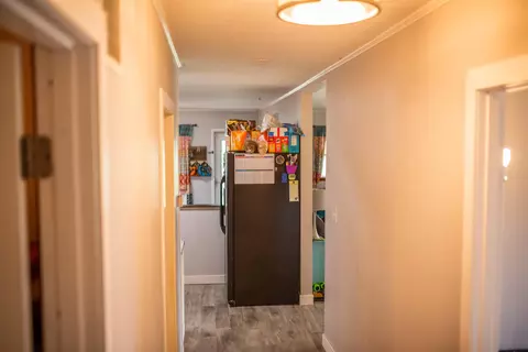 Entry Way - 1614 S Bird Rd, Springfield, OH 45505 photo 4 of 4