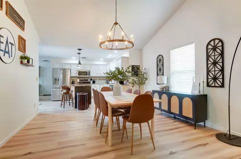 Dining - 577 Hiser Ave, Springfield, OH 45503 photo 1 of 3