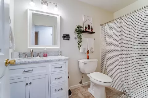 Bath - 577 Hiser Ave, Springfield, OH 45503 photo 4 of 4