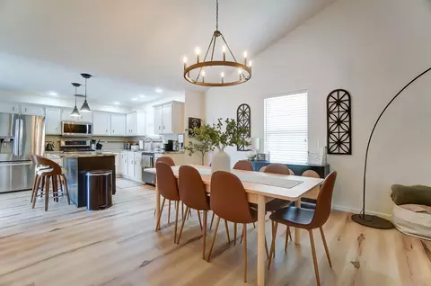 Dining - 577 Hiser Ave, Springfield, OH 45503 photo 2 of 3
