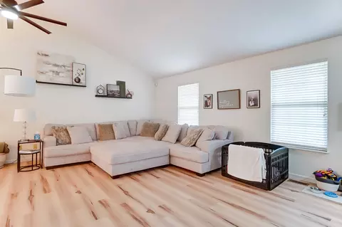 Living - 577 Hiser Ave, Springfield, OH 45503 photo 1 of 1