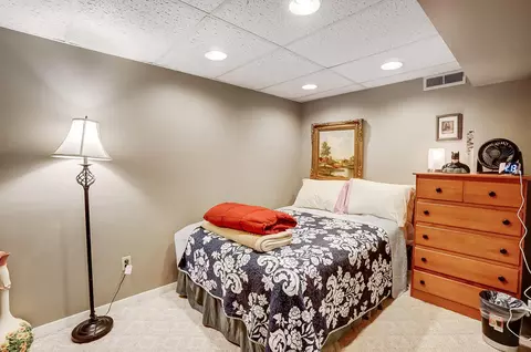 Bedroom - 1522 Erika Dr, Springfield, OH 45503 photo 6 of 6