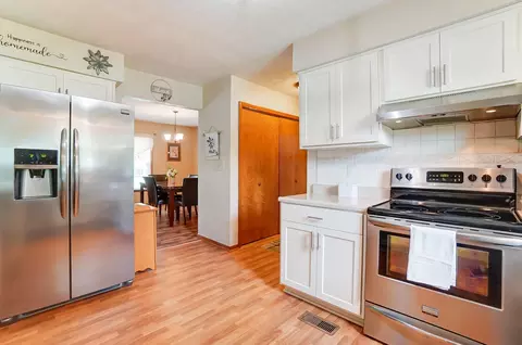 Kitchen - 1588 Willow Rd, Springfield, OH 45502 photo 8 of 9