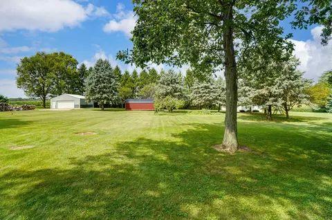 Exterior - 1588 Willow Rd, Springfield, OH 45502 photo 9 of 13