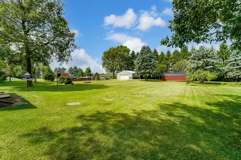 Exterior - 1588 Willow Rd, Springfield, OH 45502 photo 8 of 13