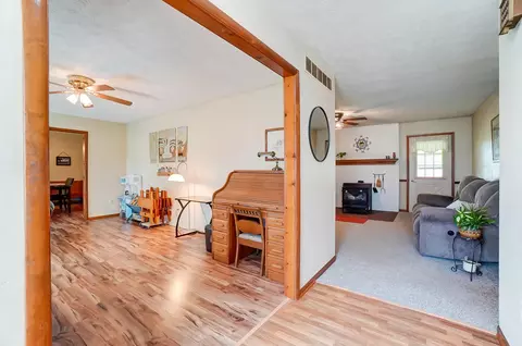 Entry Way - 1588 Willow Rd, Springfield, OH 45502 photo 2 of 3