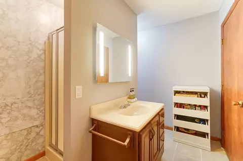 Bath - 1588 Willow Rd, Springfield, OH 45502 photo 1 of 4