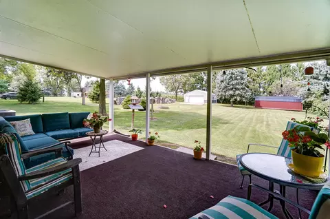 Exterior - 1588 Willow Rd, Springfield, OH 45502 photo 5 of 13
