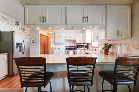 Kitchen - 1588 Willow Rd, Springfield, OH 45502 photo 2 of 9
