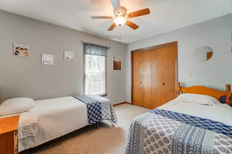Bedroom - 1588 Willow Rd, Springfield, OH 45502 photo 3 of 4