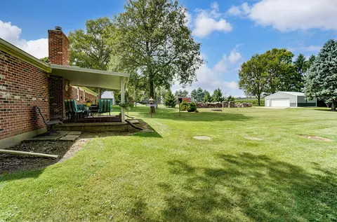 Exterior - 1588 Willow Rd, Springfield, OH 45502 photo 7 of 13