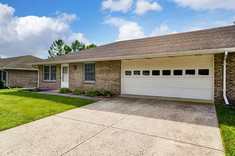 4897 E Brannan Dr, Springfield, OH 45502 photo 3