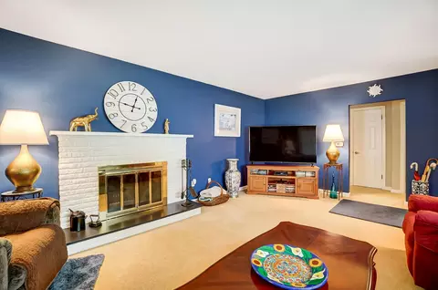Living - 2110 Saint Paris Pike, Springfield, OH 45504 photo 2 of 3