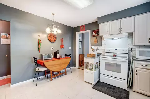 Kitchen - 2110 Saint Paris Pike, Springfield, OH 45504 photo 7 of 8