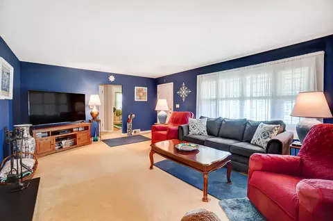 Living - 2110 Saint Paris Pike, Springfield, OH 45504 photo 1 of 3