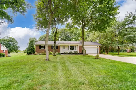 2717 Aberdeen Dr, Springfield, OH 45506 photo 2