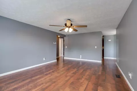 2738 Seymour Ln, Springfield, OH 45503 photo 8