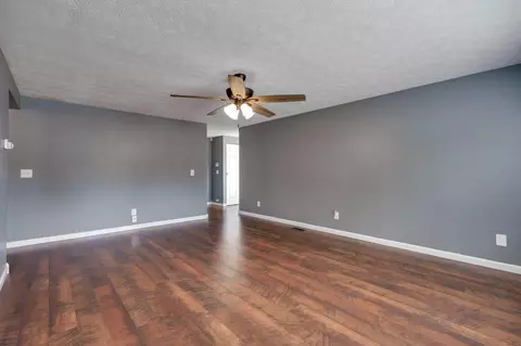2738 Seymour Ln, Springfield, OH 45503 photo 9