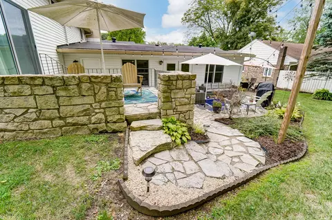 Exterior - 2115 Oak Knoll Dr, Springfield, OH 45504 photo 14 of 19