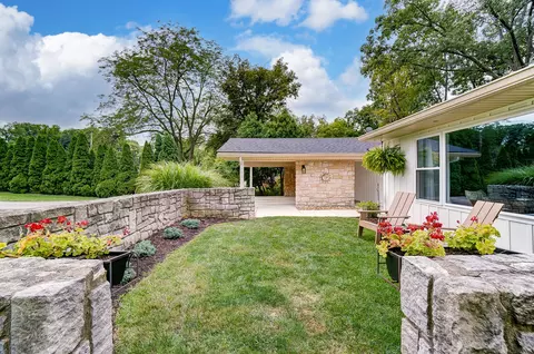 Exterior - 2115 Oak Knoll Dr, Springfield, OH 45504 photo 6 of 19