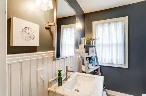 Bath - 2115 Oak Knoll Dr, Springfield, OH 45504 photo 2 of 9