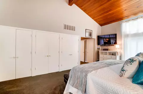 Bedroom - 2115 Oak Knoll Dr, Springfield, OH 45504 photo 6 of 8