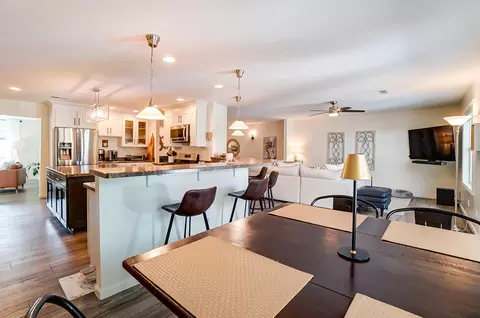 Dining - 2115 Oak Knoll Dr, Springfield, OH 45504 photo 2 of 7