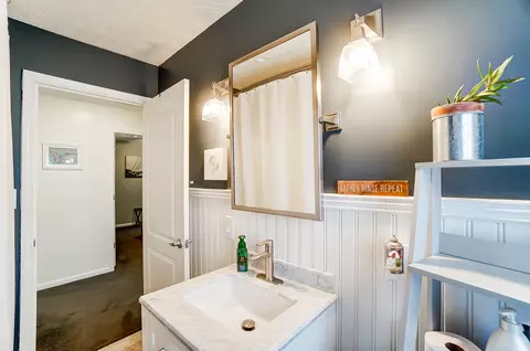 Bath - 2115 Oak Knoll Dr, Springfield, OH 45504 photo 3 of 9