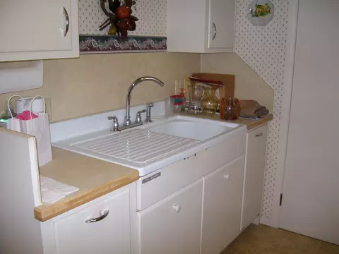 Kitchen - 649 Linden Ave, Celina, OH 45822 photo 6 of 9