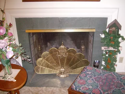 Living - 649 Linden Ave, Celina, OH 45822 photo 5 of 13