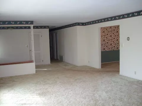 Living - 649 Linden Ave, Celina, OH 45822 photo 9 of 13