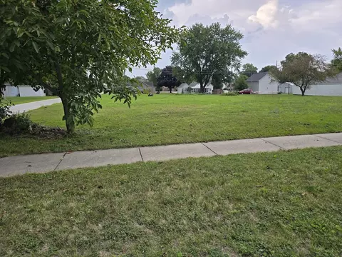 81 E Riley St, Montezuma, OH 45866 photo 4