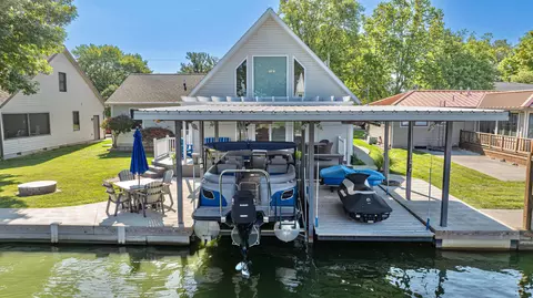 10548 Manatee Dr, Huntsville, OH 43324