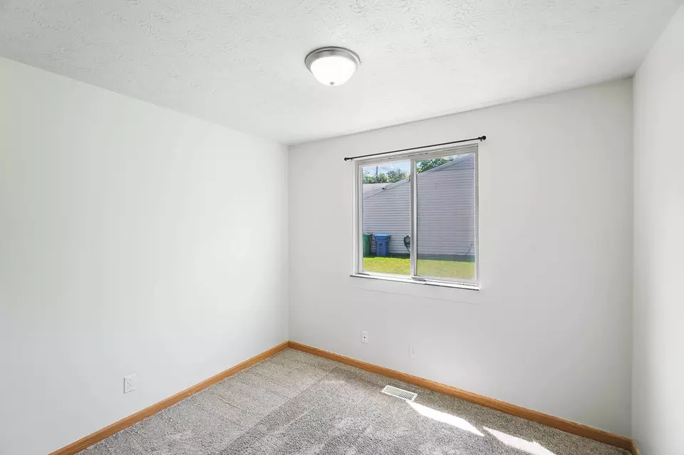 Bedroom - 624 Mohican Ct, Sidney, OH 45365 photo 2 of 4