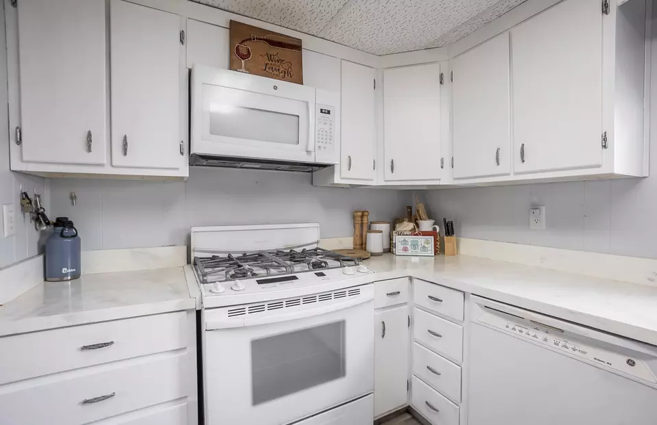Kitchen - 913 Boal Ave, Piqua, OH 45356 photo 3 of 4