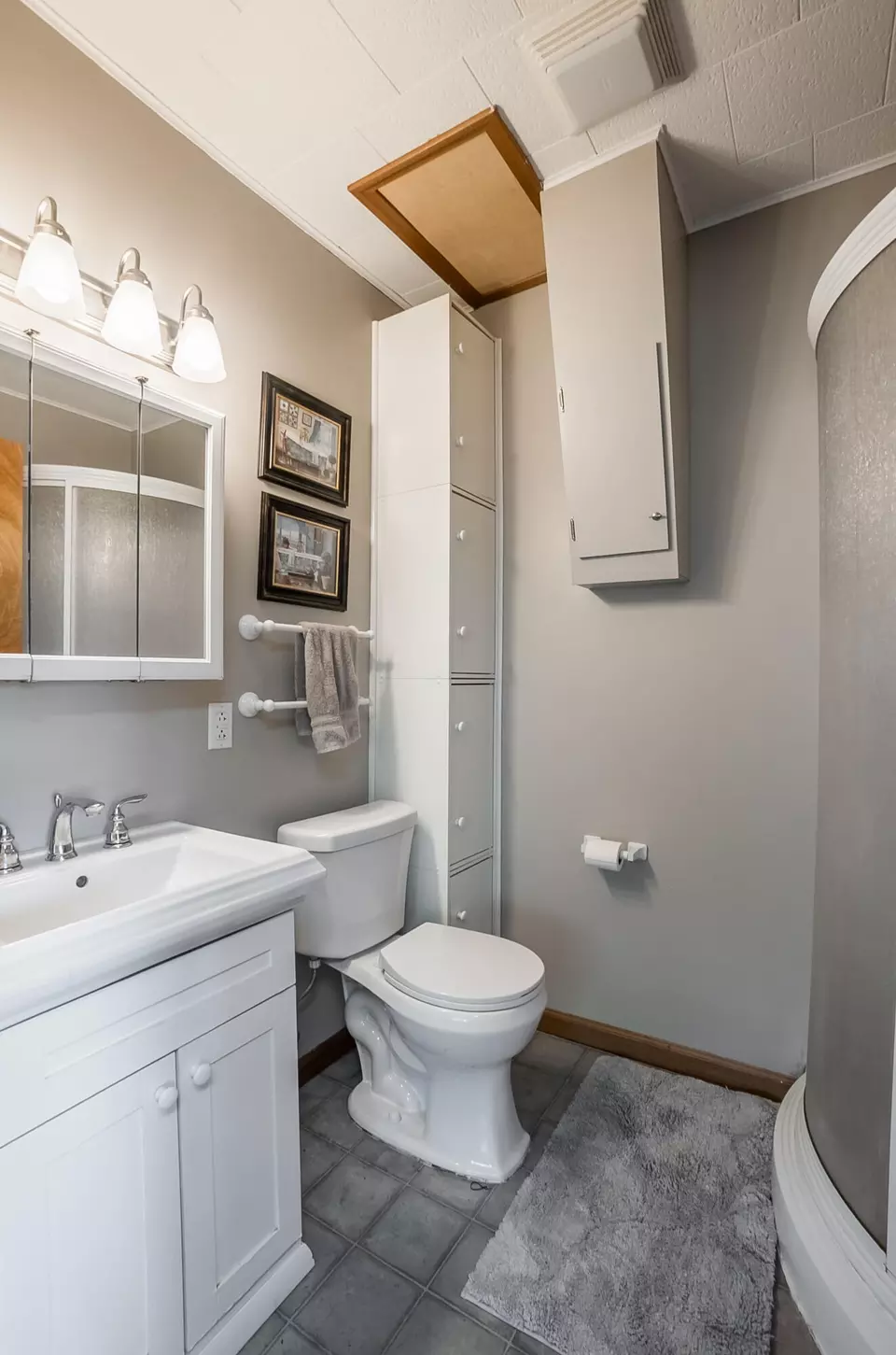 Bath - 913 Boal Ave, Piqua, OH 45356 photo 1 of 2