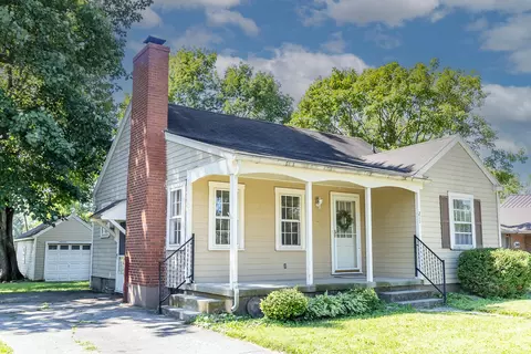211 W Meeker Ave, Greenville, OH 45331